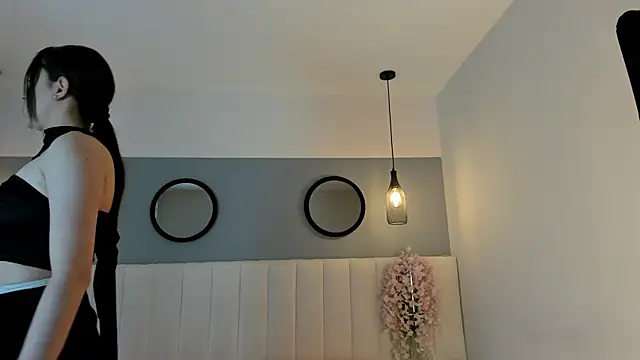 chelsea bolton  online show from 04-14-26, 12:11