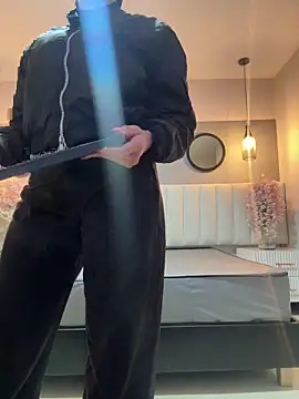 chelsea bolton  online show from 04-15-26, 12:23