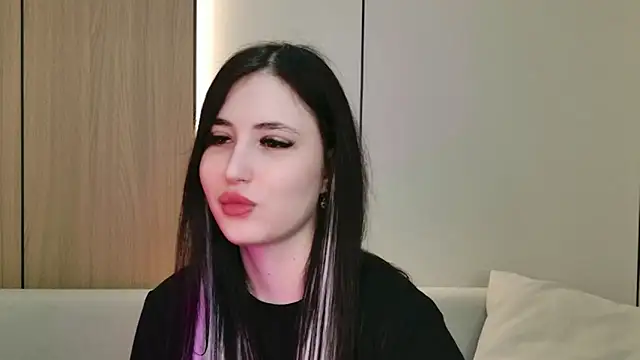 EmmaLawrens online show from 04-05-26, 10:45