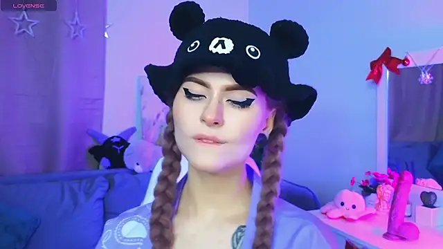 Emily  Mooree online show from 02-03-25, 04:46