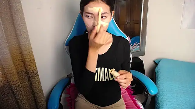 Aleska Miami online show from 10-28-25, 07:05