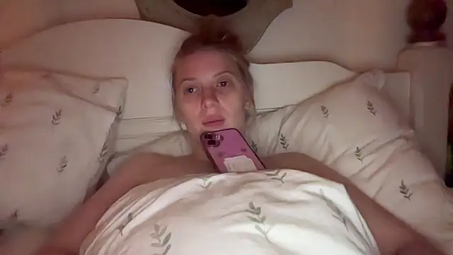 Ella-82 online show from 06-19-26, 07:39