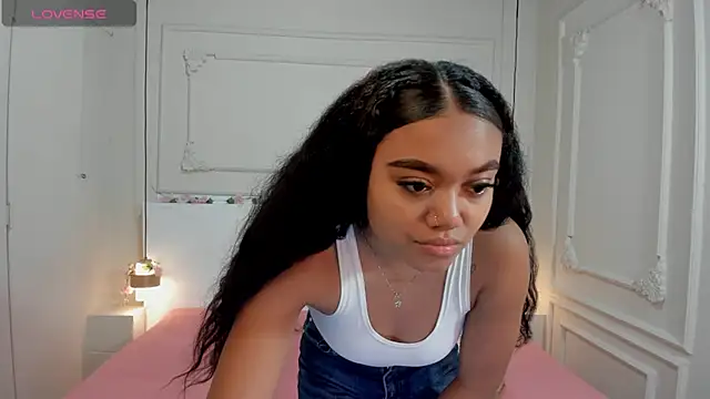 Snapshot of JasmineRose7 chatting on 10-20-25, 12:27 JasmineRose7 online show from 10-20-25, 12:27