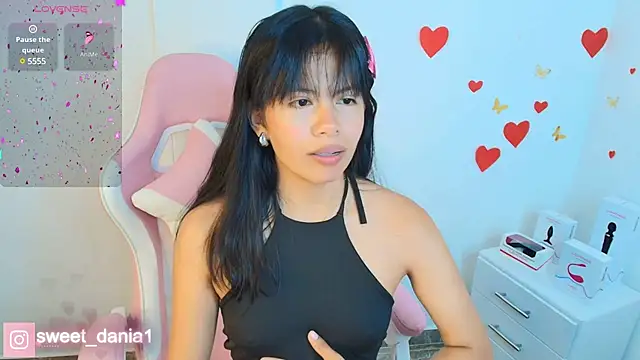 Snapshot of sweet_dania_ chatting on 02-26-25, 02:59 sweet dania online show from 02-26-25, 02:59
