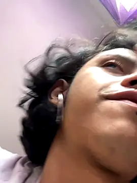 boysLittle online show from 10-09-25, 05:33