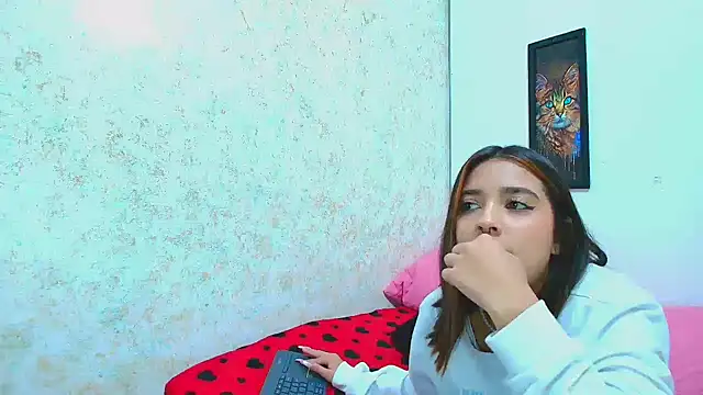 Rousse violett online show from 03-17-25, 09:02