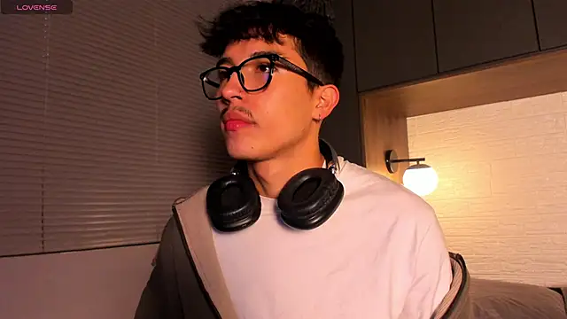 Snapshot of tim__fox chatting on 01-18-26, 11:47 tim fox online show from 01-18-26, 11:47