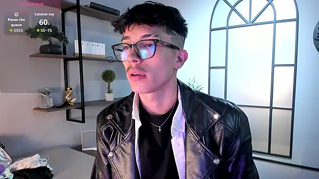 Snapshot of tim__fox chatting on 02-13-26, 11:28 tim fox online show from 02-13-26, 11:28