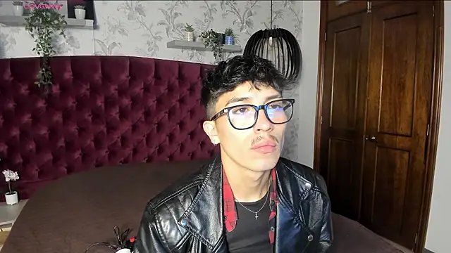 Snapshot of tim__fox chatting on 02-28-26, 11:33 tim fox online show from 02-28-26, 11:33