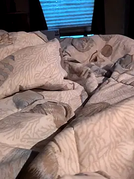 young18dick  online show from 03-12-26, 02:07