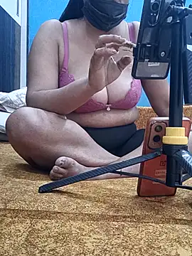 Snehalive online show from 04-17-26, 05:32