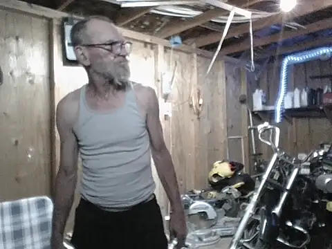 Snapshot of Aldick68 chatting on 06-27-26, 06:40 Aldick68 online show from 06-27-26, 06:40