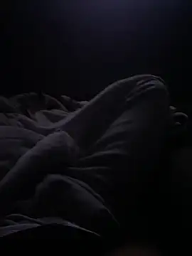 Snapshot of emmarod18 chatting on 12-17-25, 08:20 emmarod18 online show from 12-17-25, 08:20