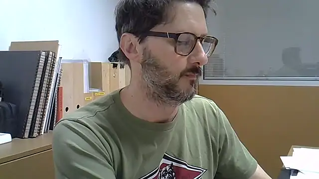 Snapshot of Cellino4 chatting on 01-21-25, 05:20 Cellino4 online show from 01-21-25, 05:20