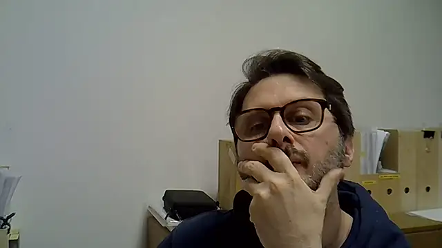 Snapshot of Cellino4 chatting on 02-11-25, 05:07 Cellino4 online show from 02-11-25, 05:07