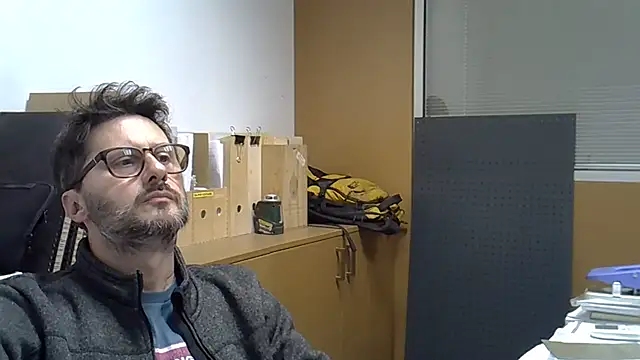 Snapshot of Cellino4 chatting on 03-17-25, 06:11 Cellino4 online show from 03-17-25, 06:11