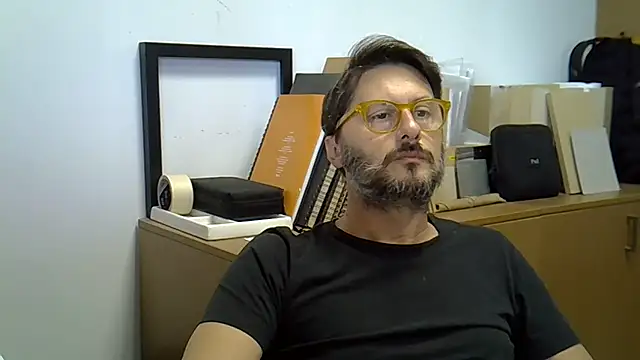 Snapshot of Cellino4 chatting on 10-11-25, 08:24 Cellino4 online show from 10-11-25, 08:24