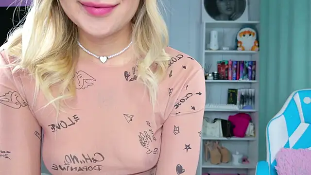 Mercedes Robinson online show from 12-03-25, 04:20