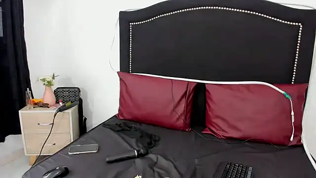 EmmySweett2 online show from 03-12-26, 01:50