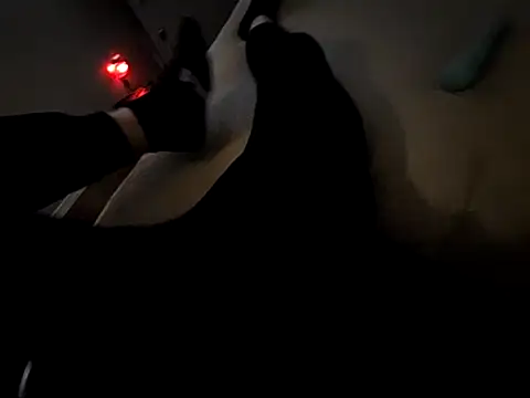 Snapshot of Rzemtsefg chatting on 10-07-25, 09:17 Rzemtsefg online show from 10-07-25, 09:17