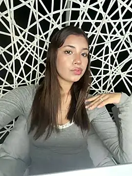 Snapshot of Selesumii chatting on 04-14-26, 11:33 Selesumii online show from 04-14-26, 11:33