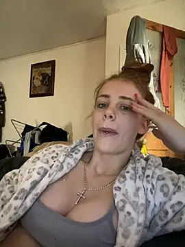 Snapshot of VioletxBlue chatting on 06-11-26, 09:07 VioletxBlue online show from 06-11-26, 09:07
