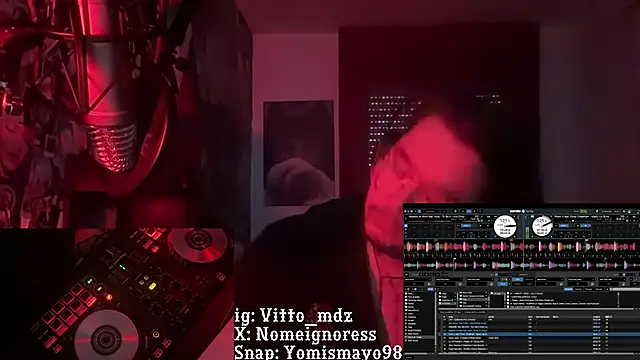 Snapshot of vittote chatting on 02-20-25, 02:35 vittote online show from 02-20-25, 02:35