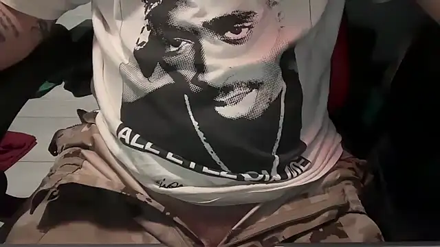 Snapshot of vittote chatting on 10-02-25, 04:19 vittote online show from 10-02-25, 04:19