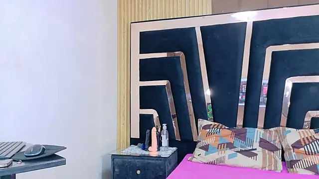 SolEvanss online show from 10-21-25, 02:40