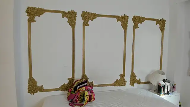 Snapshot of Cristal_Bons chatting on 03-07-25, 08:00 Cristal Bons online show from 03-07-25, 08:00