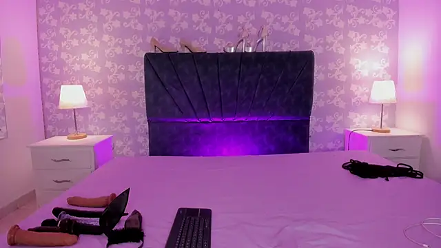 SalomeSimonz online show from 04-07-26, 07:47