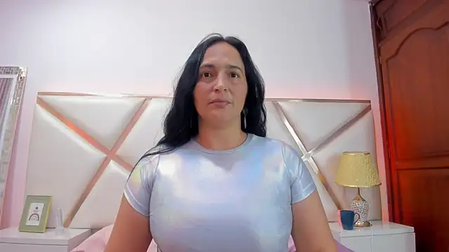 Snapshot of LucineArias chatting on 01-15-25, 08:16 LucineArias online show from 01-15-25, 08:16