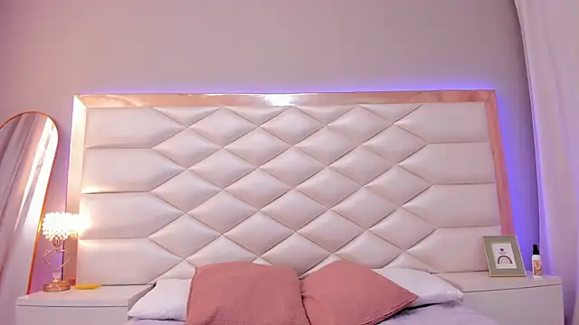 LucineArias online show from 02-17-26, 08:37