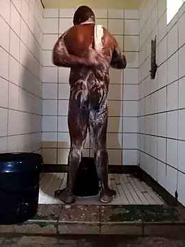 Snapshot of Dube501 chatting on 10-27-25, 05:44 Dube501 online show from 10-27-25, 05:44