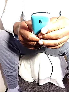 Snapshot of Dube501 chatting on 11-24-25, 07:19 Dube501 online show from 11-24-25, 07:19