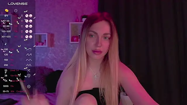 Snapshot of Mika_Rayy chatting on 02-06-25, 10:00 Mika Rayy online show from 02-06-25, 10:00