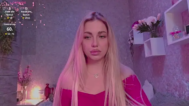 Snapshot of Mika_Rayy chatting on 10-10-25, 06:18 Mika Rayy online show from 10-10-25, 06:18