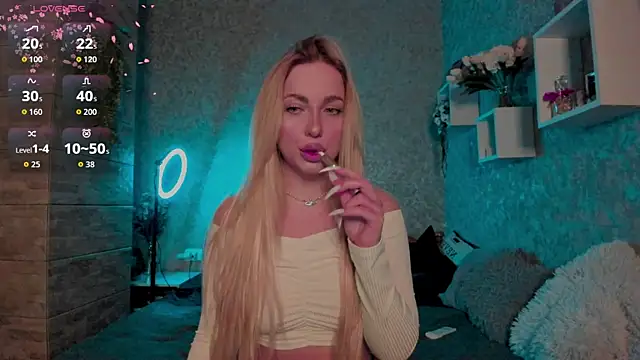 Snapshot of Mika_Rayy chatting on 10-31-25, 05:03 Mika Rayy online show from 10-31-25, 05:03