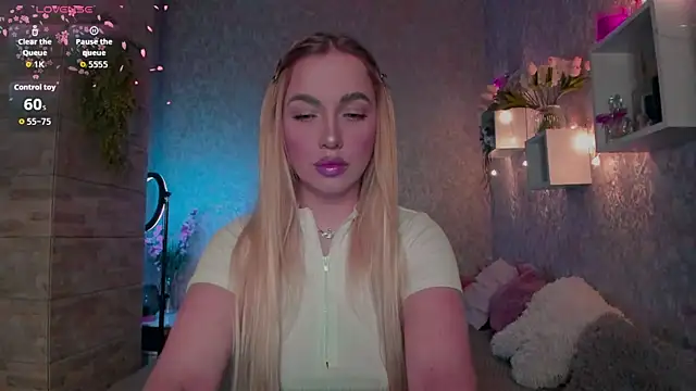 Snapshot of Mika_Rayy chatting on 12-15-25, 09:41 Mika Rayy online show from 12-15-25, 09:41