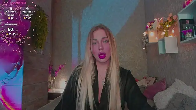 Snapshot of Mika_Rayy chatting on 02-27-26, 08:31 Mika Rayy online show from 02-27-26, 08:31