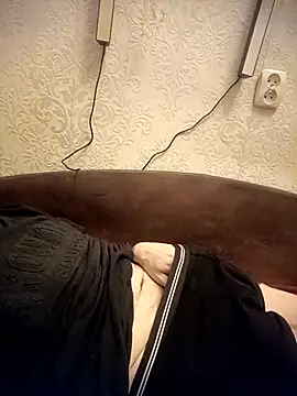 Snapshot of Lukas2204 chatting on 02-17-26, 10:27 Lukas2204 online show from 02-17-26, 10:27