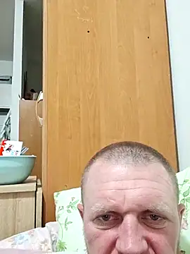 RUUsslan1203 online show from 04-18-26, 12:58