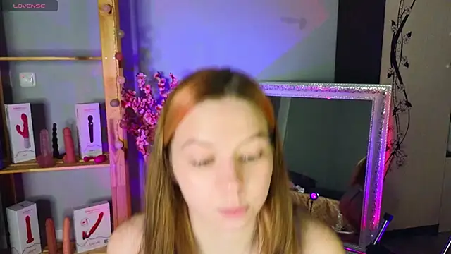 Snapshot of KiraBriis chatting on 02-05-25, 12:17 KiraBriis online show from 02-05-25, 12:17