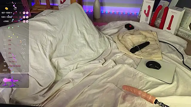 Snapshot of KiraBriis chatting on 02-09-25, 10:31 KiraBriis online show from 02-09-25, 10:31