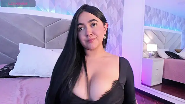 Snapshot of Sara__collins__ chatting on 01-18-25, 04:10 Sara collins online show from 01-18-25, 04:10