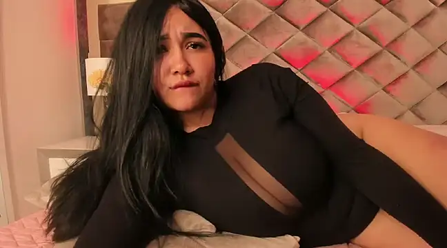 Snapshot of Sara__collins__ chatting on 02-11-25, 03:40 Sara collins online show from 02-11-25, 03:40