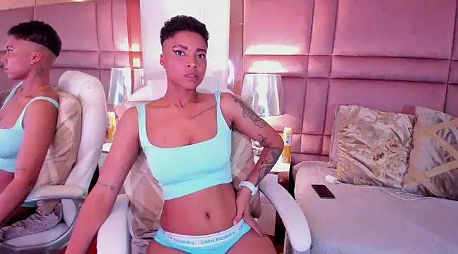 LuciaWallace online show from 02-15-25, 06:44