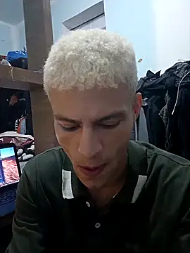 Snapshot of dany_hardy chatting on 10-04-25, 06:11 dany hardy online show from 10-04-25, 06:11