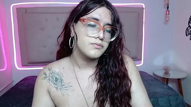 Snapshot of kathepickmanx chatting on 09-28-25, 12:49 kathepickmanx online show from 09-28-25, 12:49