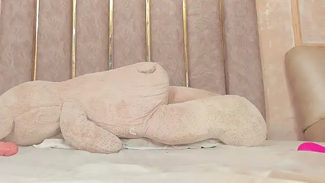 Snapshot of LilaBeily chatting on 02-11-25, 01:41 LilaBeily online show from 02-11-25, 01:41